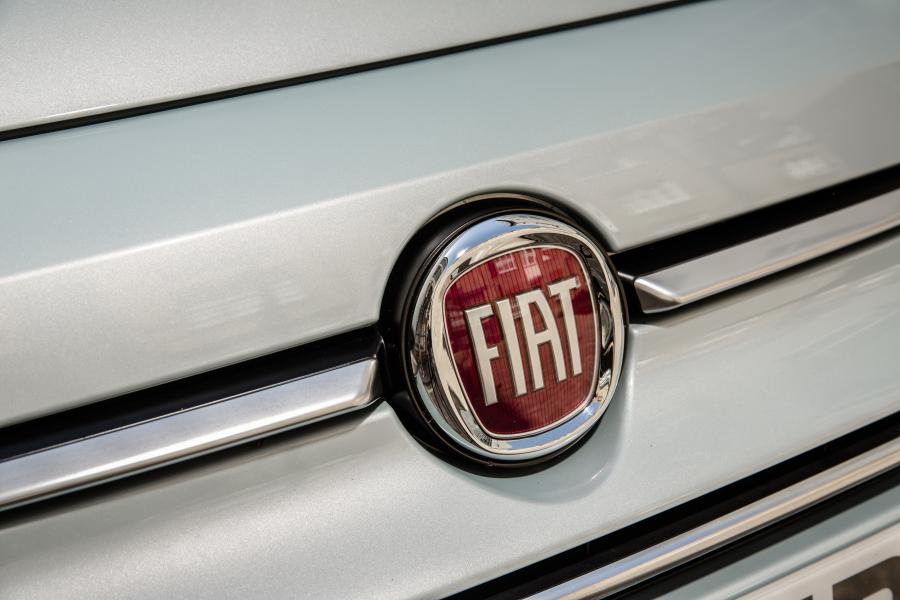 Логотип Fiat 500 Hybrid Launch Edition (312) 2020 года  (UK) (фото 38 из 40)
